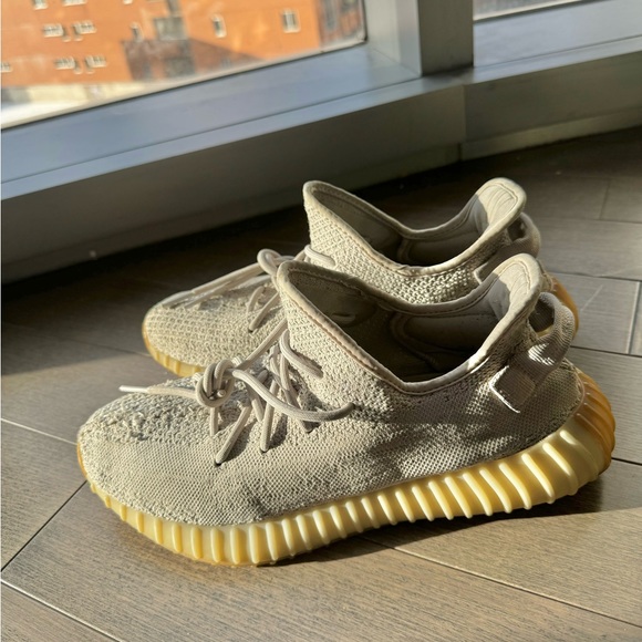 Adidas Yeezy 350 v2 - Picture 5 of 5